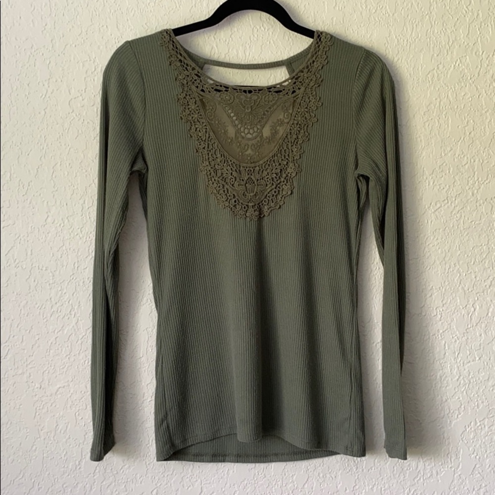 Hollister Long Sleeve Shirt W/ Embroidery | Size M